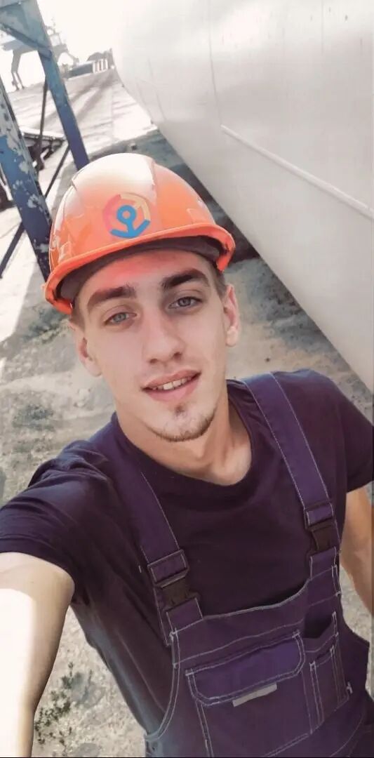  44758942  , 27 ,    
