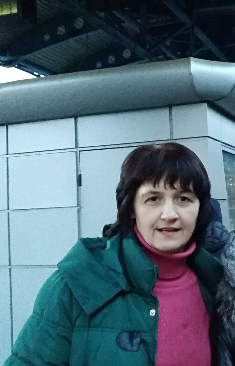  ,   Valy, 53 ,  