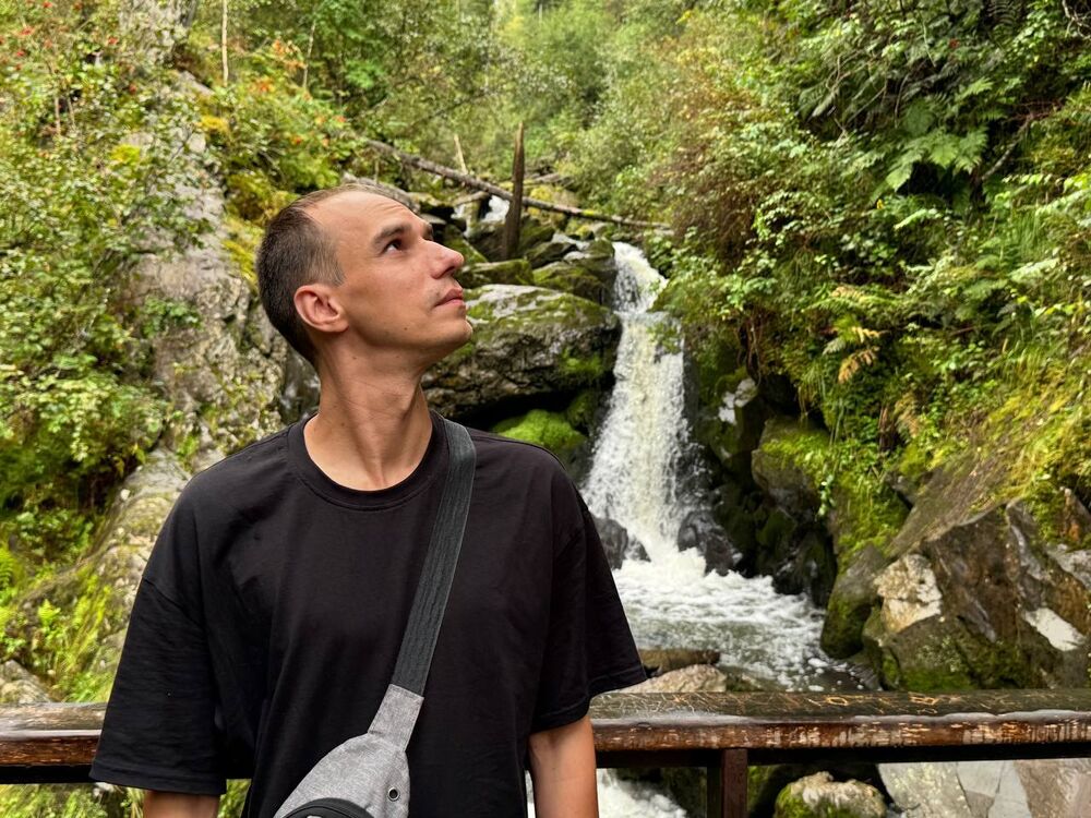  54384002  Maxim, 34 ,    