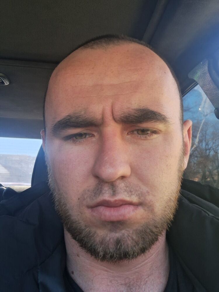  42681082  Victor, 27 ,    