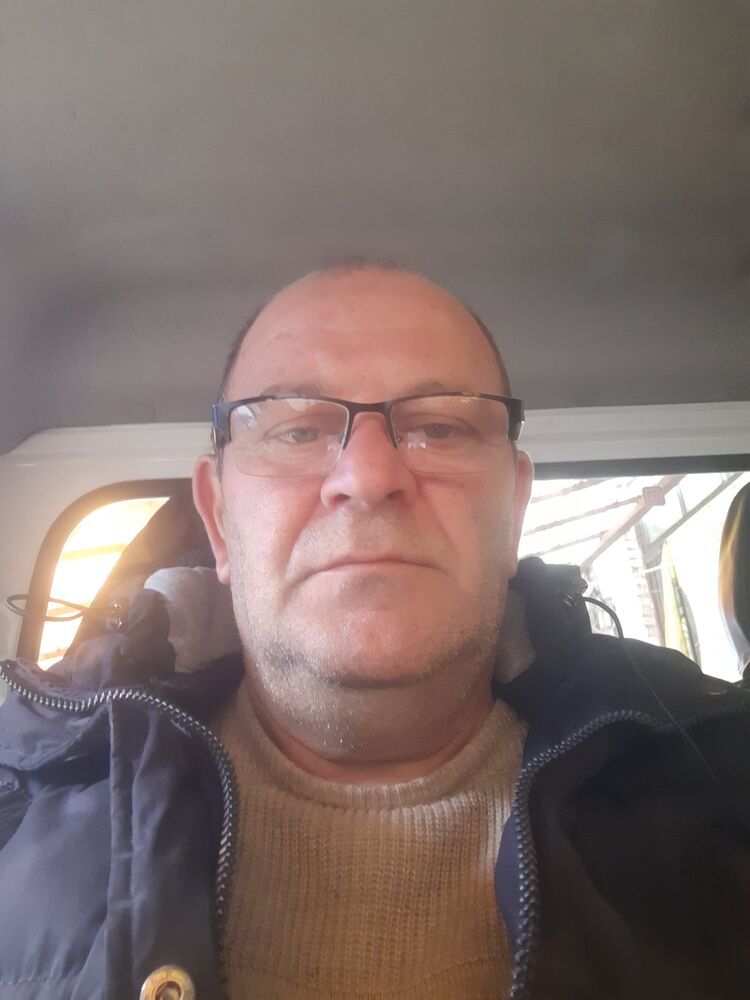  41166982  Gela, 58 ,    