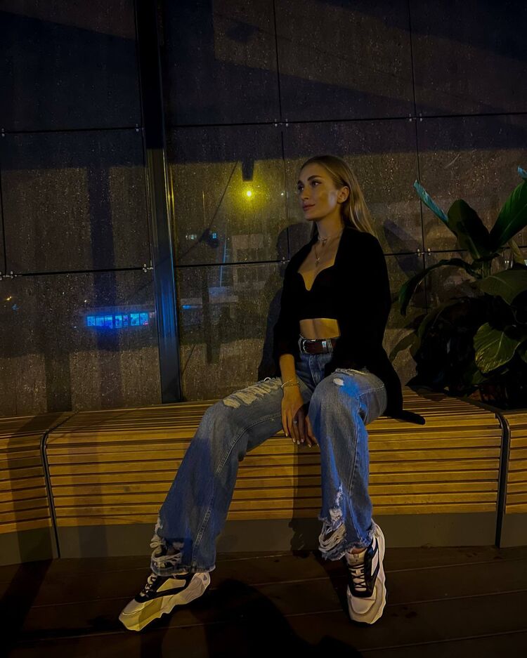  44389192  , 24 ,    