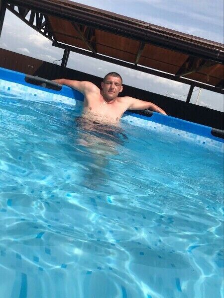  20345342  Slava, 41 ,    