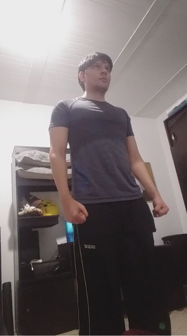  45684362  Carlos, 38 ,    