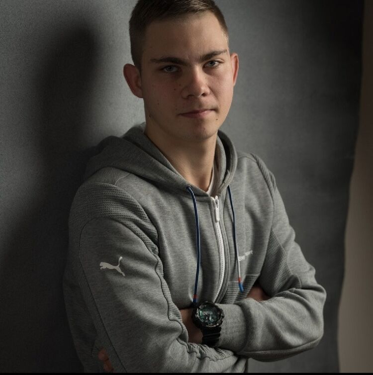  53786132  Pavel, 21 ,    