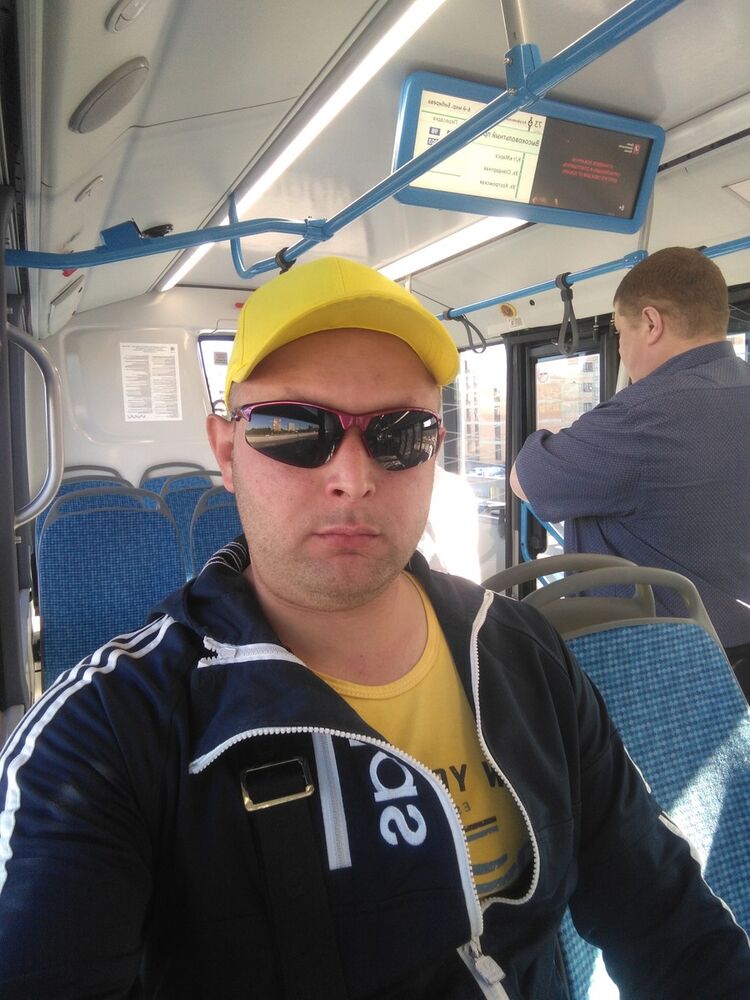  18109662  Yriy, 37 ,    