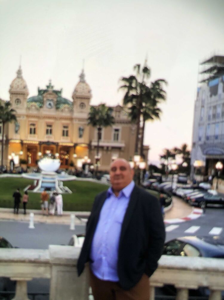  24070652  Federico, 57 ,    