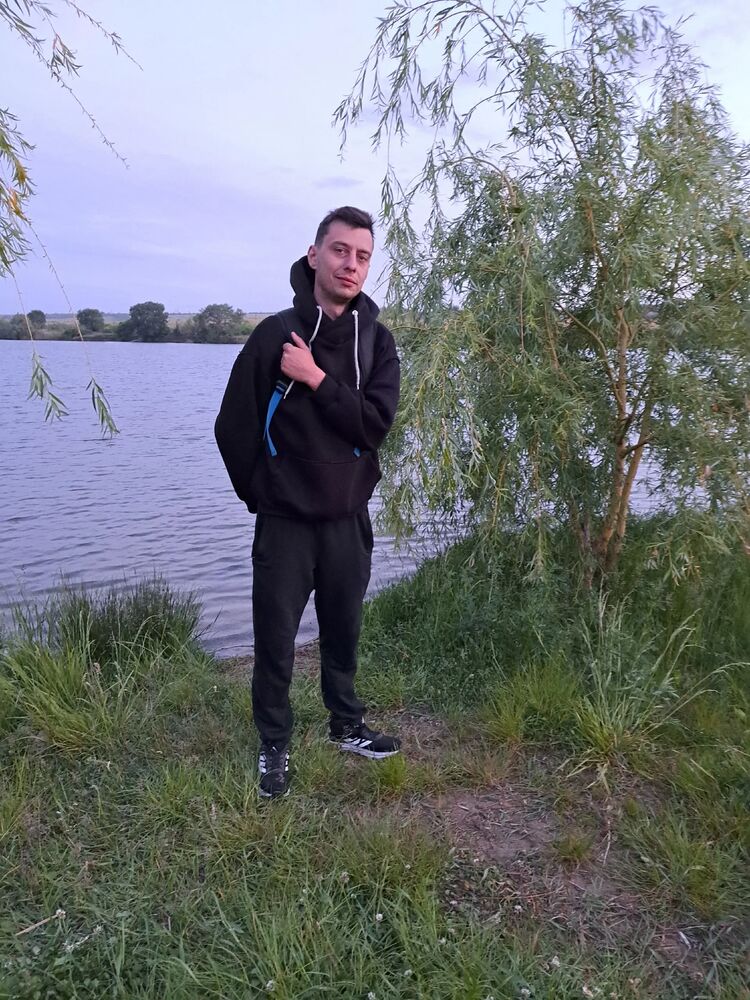  52948982  Forman, 30 ,    