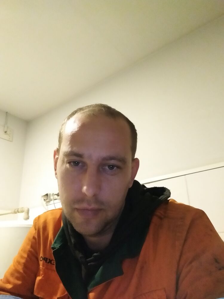  24255922  , 34 ,    