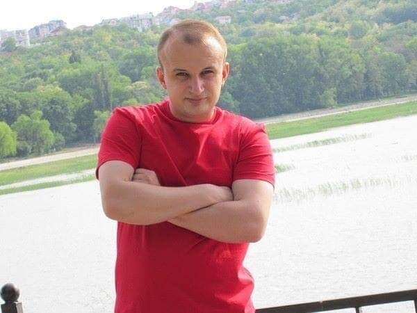  45922462  Nicolae, 40 ,    
