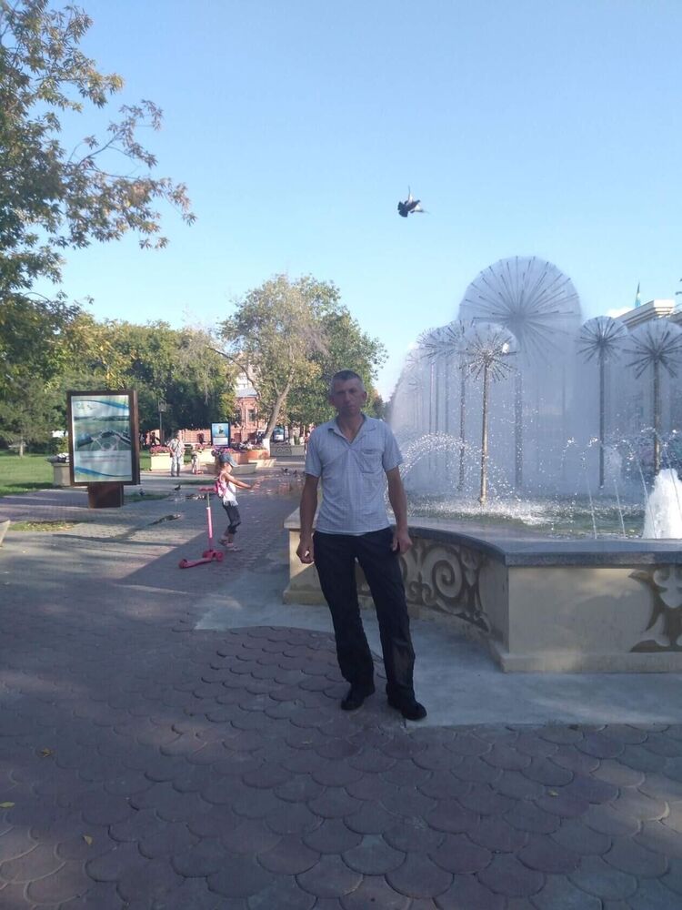  47688352  Serqei, 44 ,    