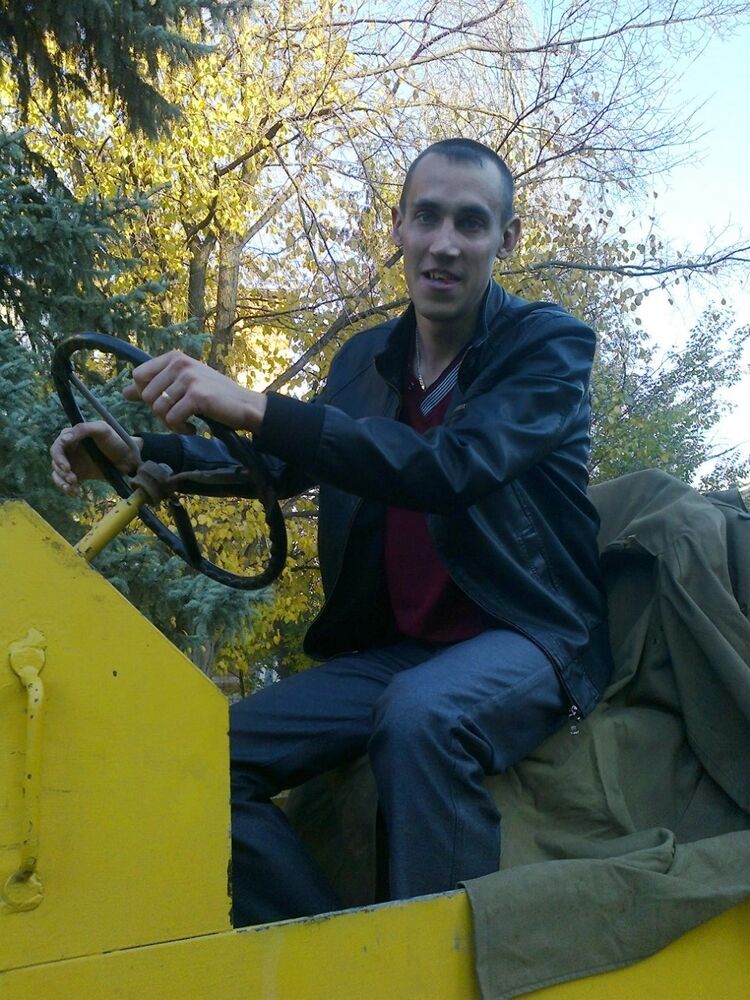  45965212  Mikhail, 37 ,    