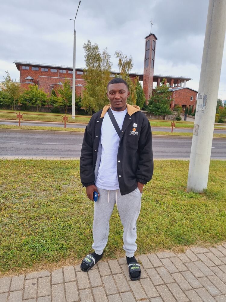  54024322  Junior, 26 ,    