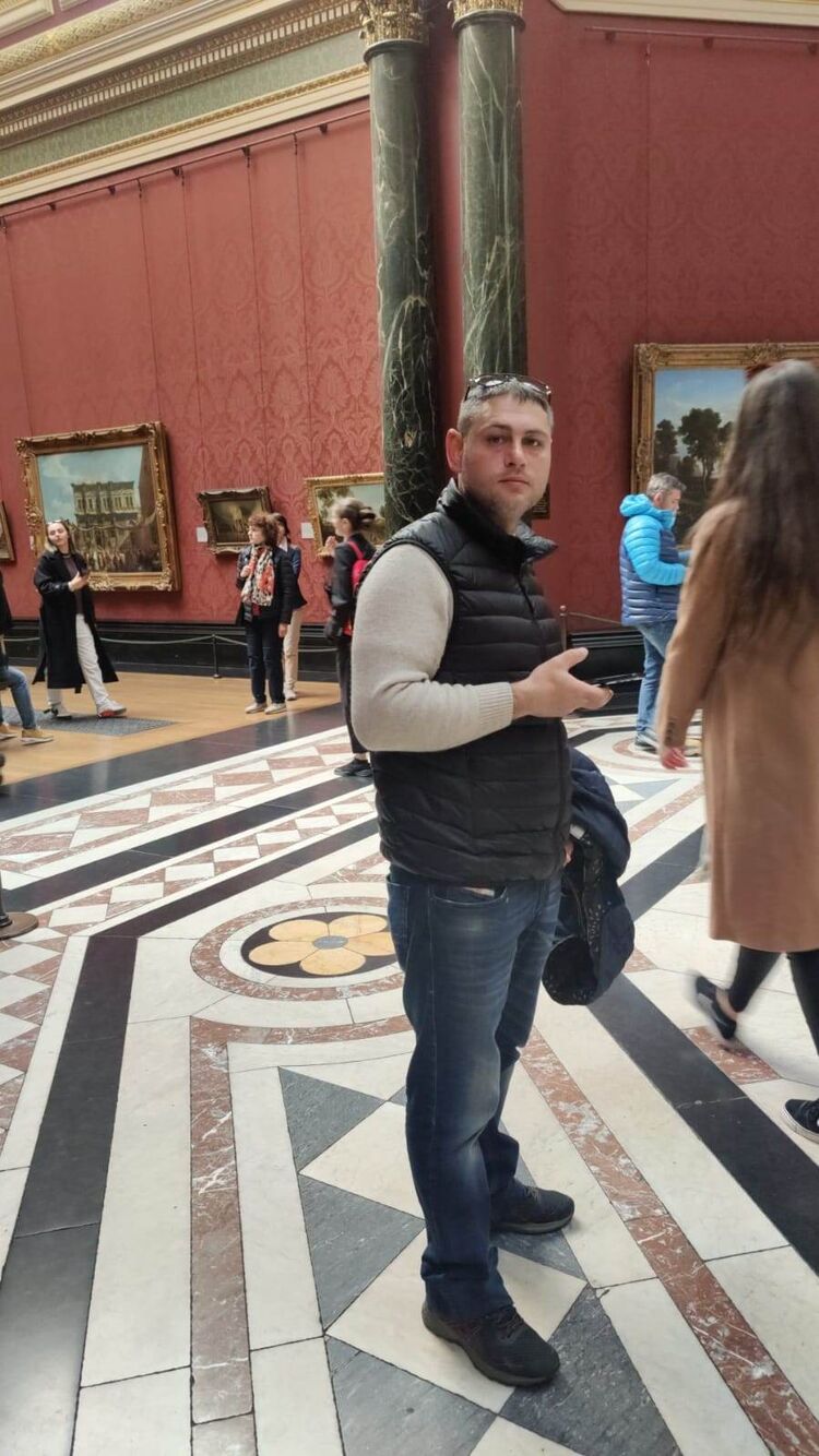  34516312  Irakli, 36 ,    