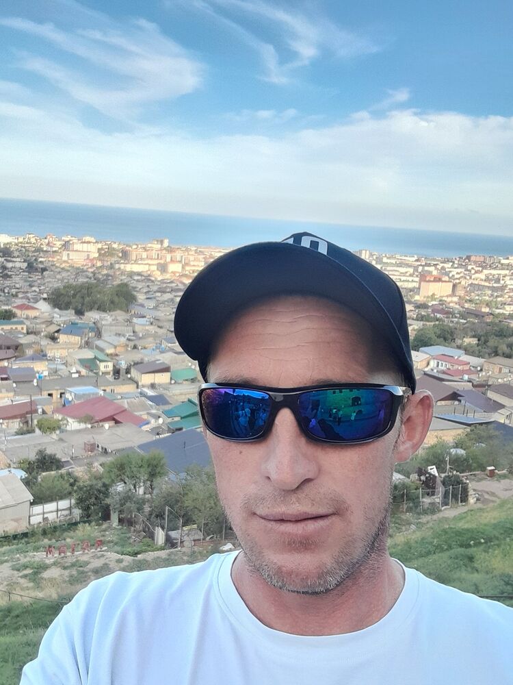  ,   Andrey, 40 ,   ,   