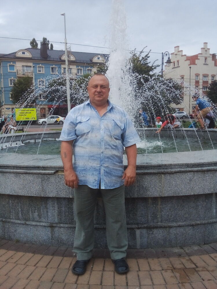  27578312  Viktor, 64 ,    