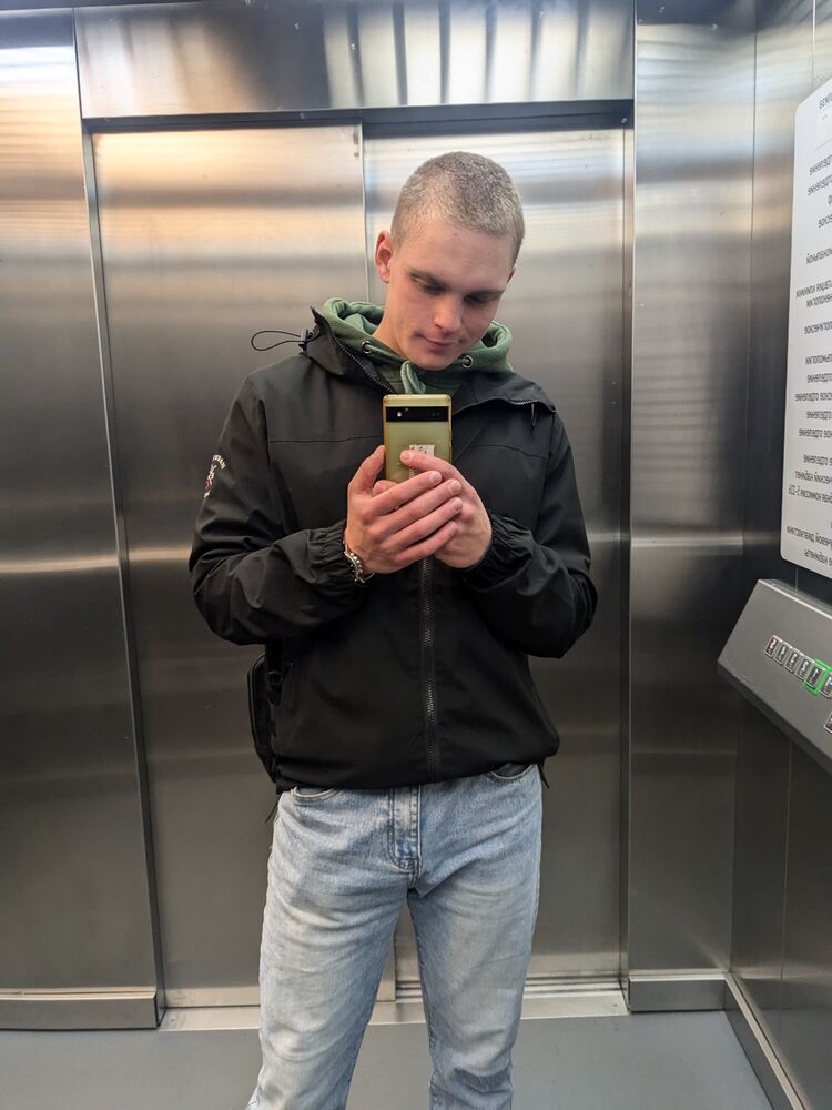  46794402  , 23 ,    -