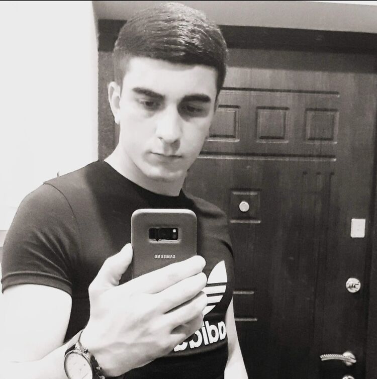  ,   Artur, 28 ,   ,   