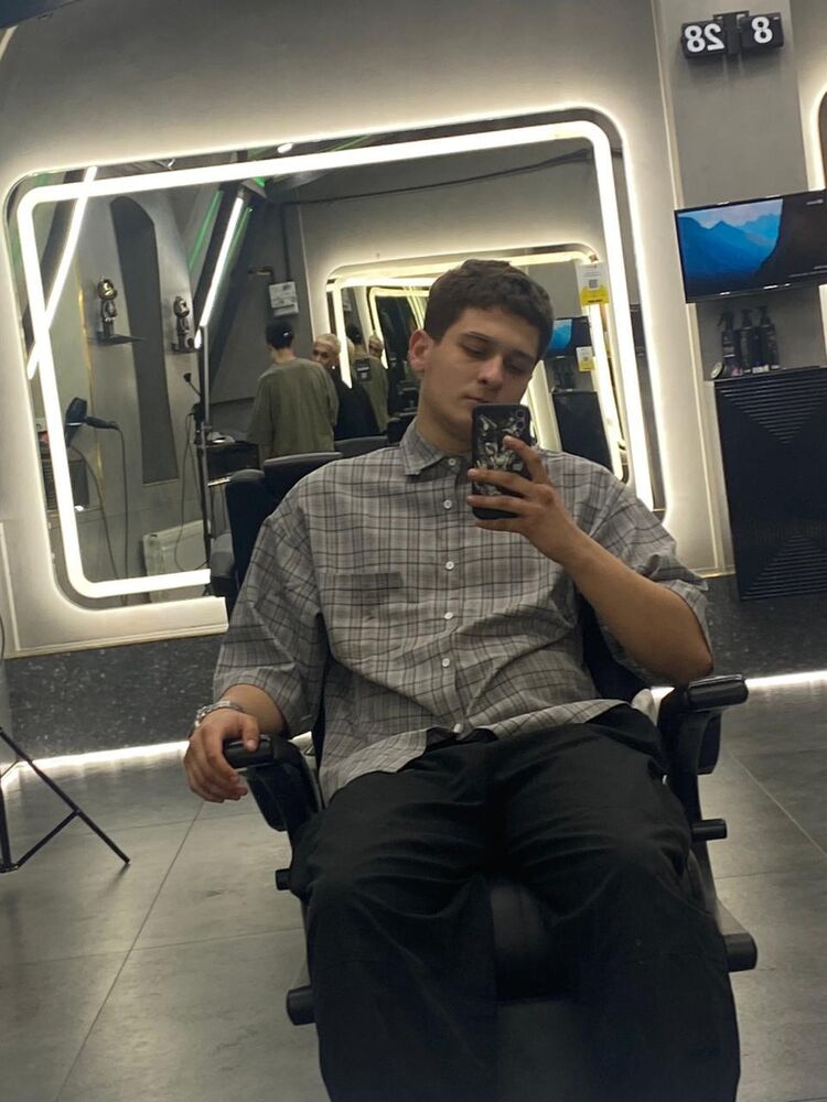  45814412  GanzBoyKlick, 22 ,    
