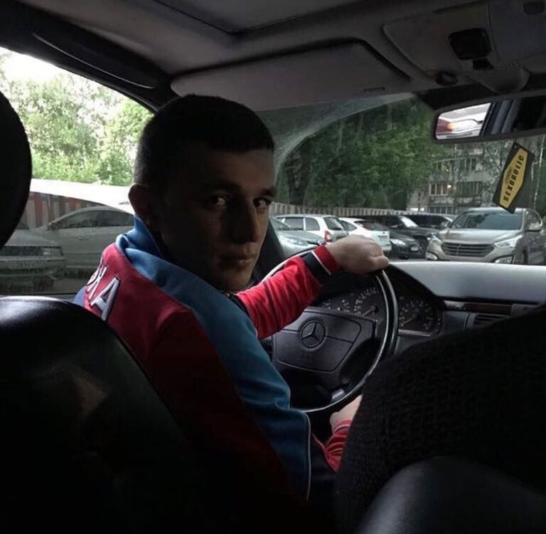  27087782  Ferz, 27 ,    