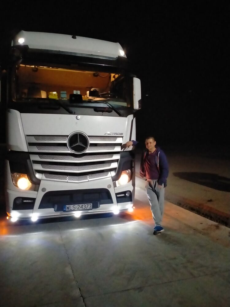  33266362  Igor, 39 ,    