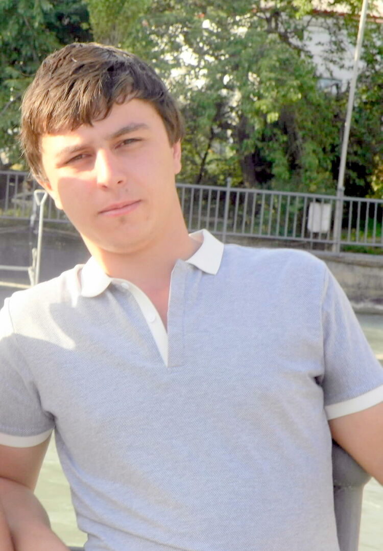  5986642  Ruslan, 31 ,    