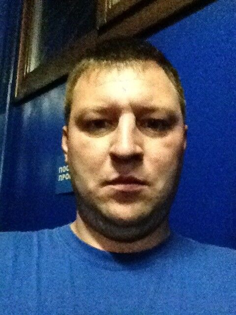  ,   Dima, 44 ,   