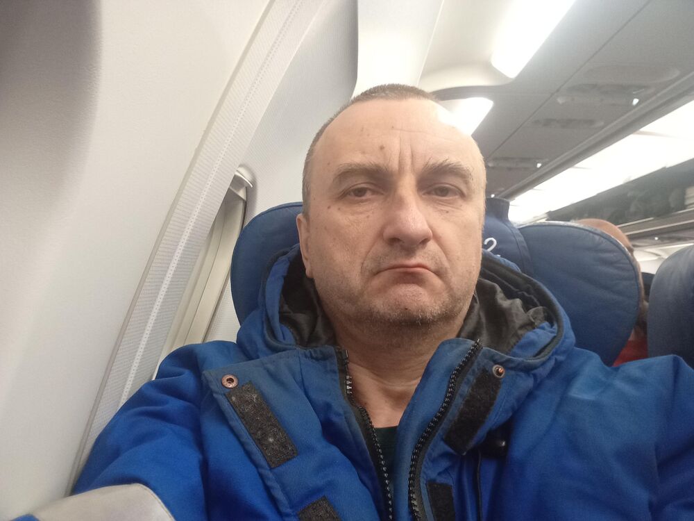  49160942  Andrey, 52 ,    