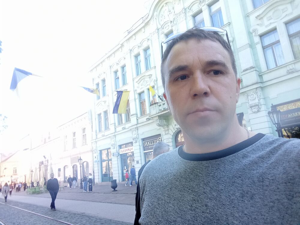  53627182  Vladislav, 37 ,    