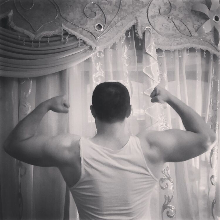  20382392  Farruh, 33 ,    
