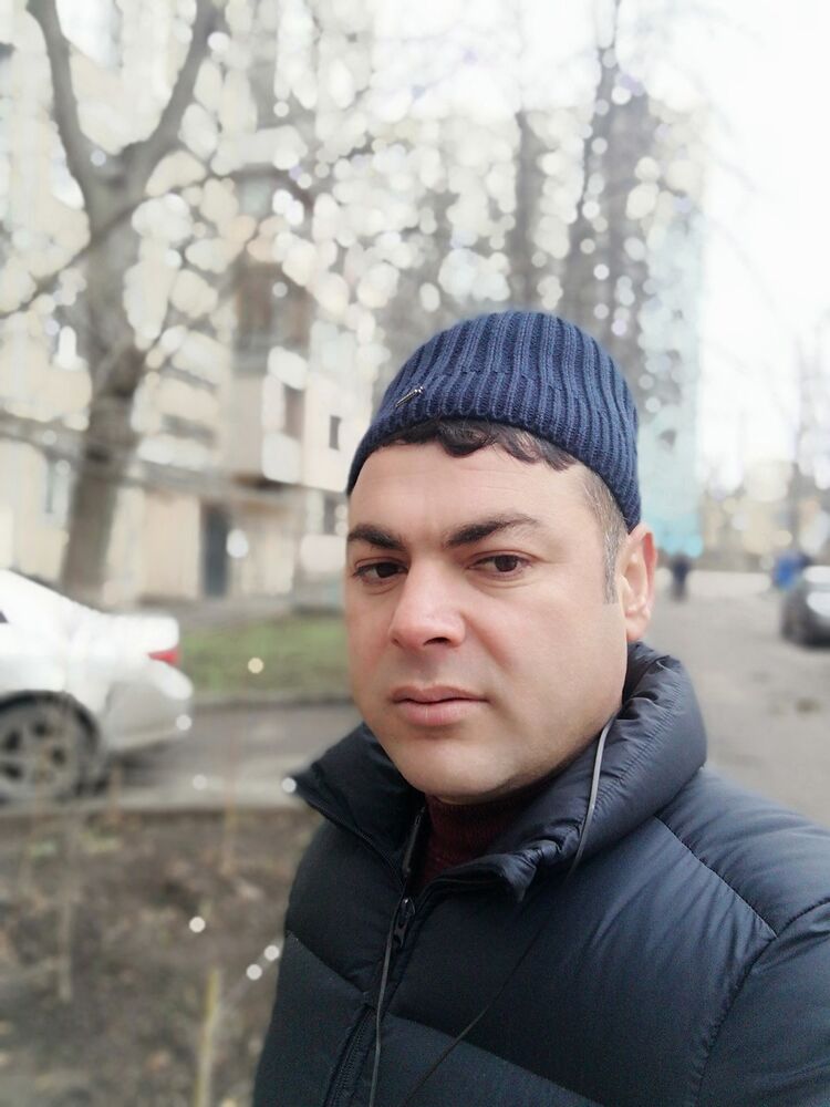  ,   Parviz, 42 ,   ,   , c 