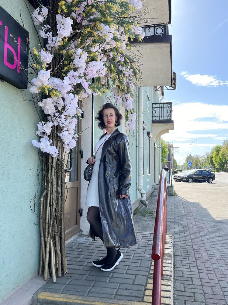  51713262  Anastasia, 41 ,    