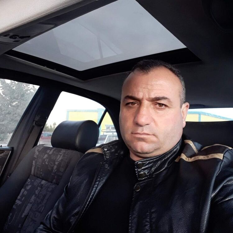  21151092  Zaur, 48 ,    