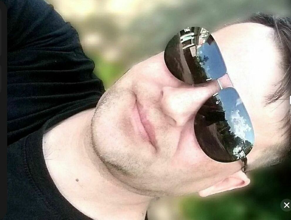  ,   Denis, 41 ,   c 