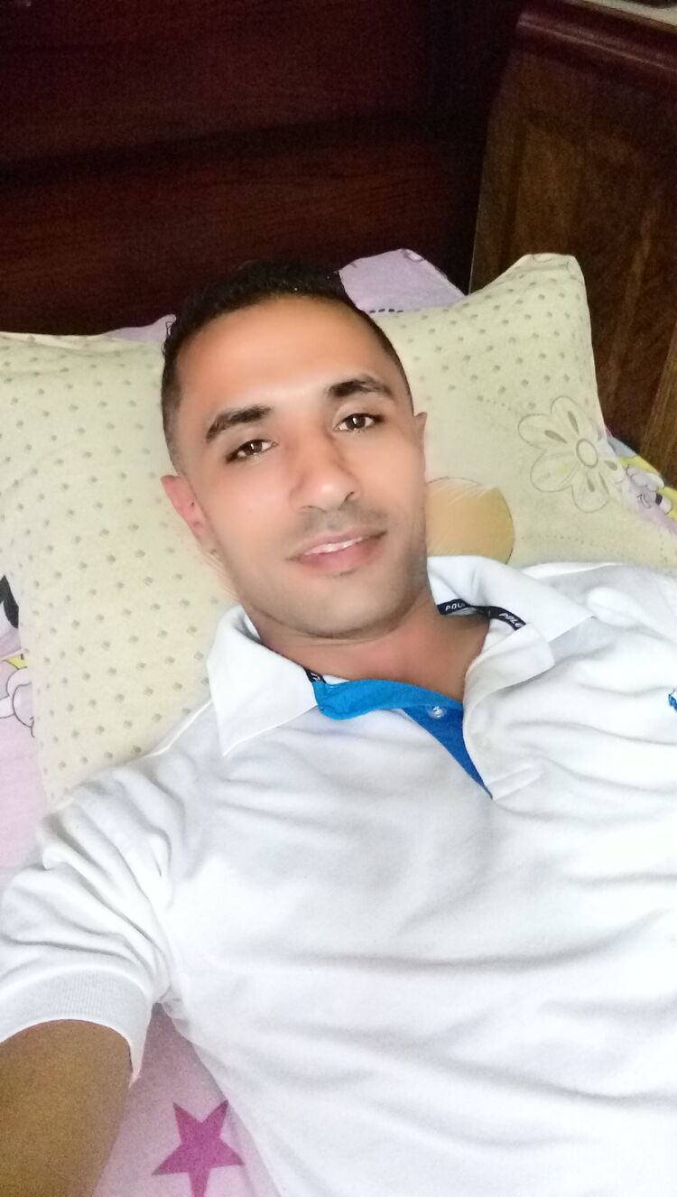  ,   Hussein, 35 ,   ,   , c , 