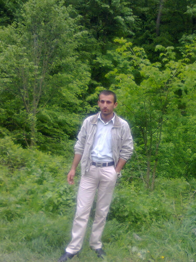  21063562  Miqayel, 37 ,    