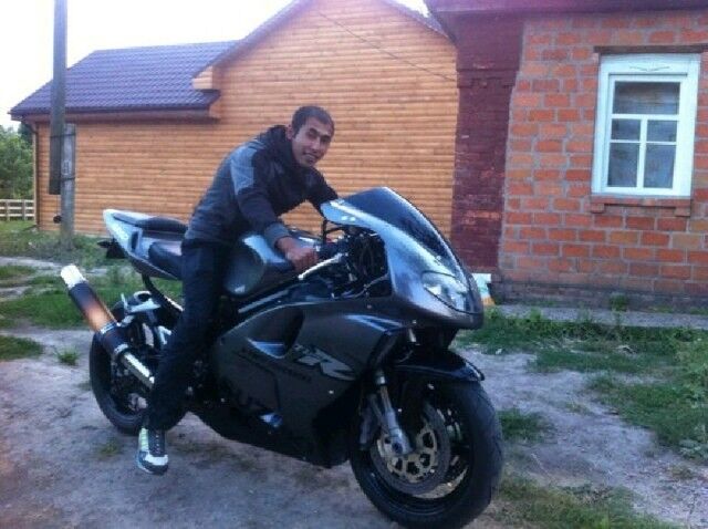  11619012  Artur, 31 ,    