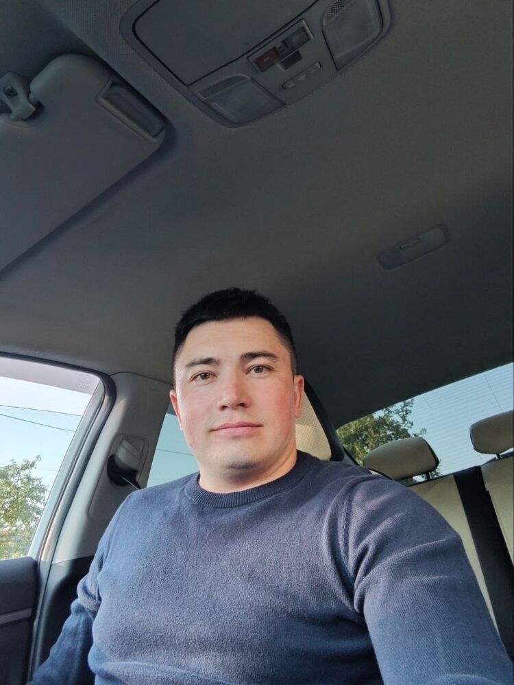  ,   Artem, 31 ,   ,   , c , 