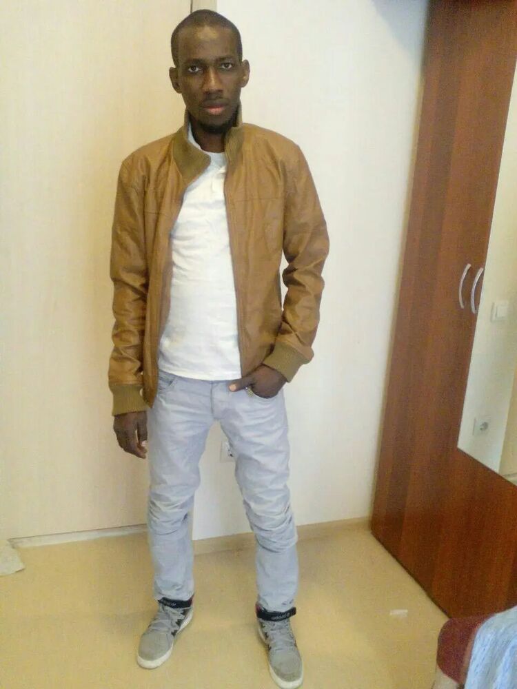  51219112  Des marley, 44 ,    