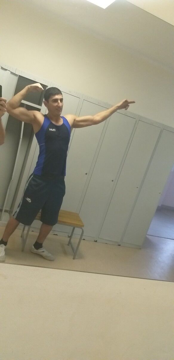  15070482  Arsen, 25 ,    