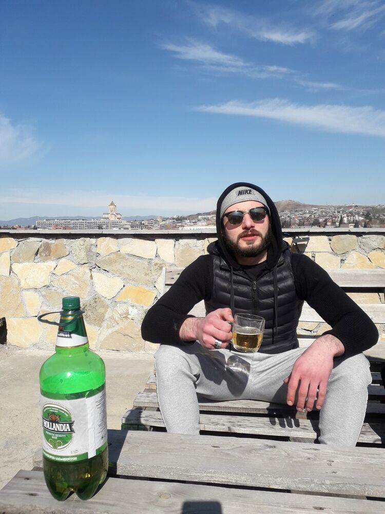  ,   Sergi, 33 ,   ,   , c 