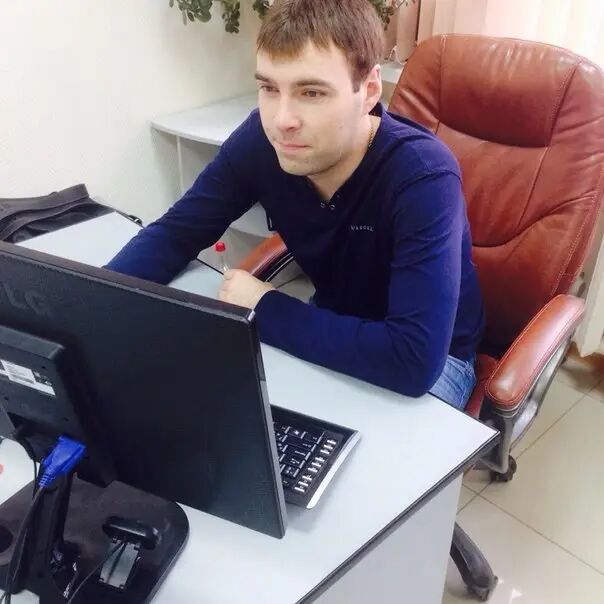  46942122  Maksim, 40 ,    