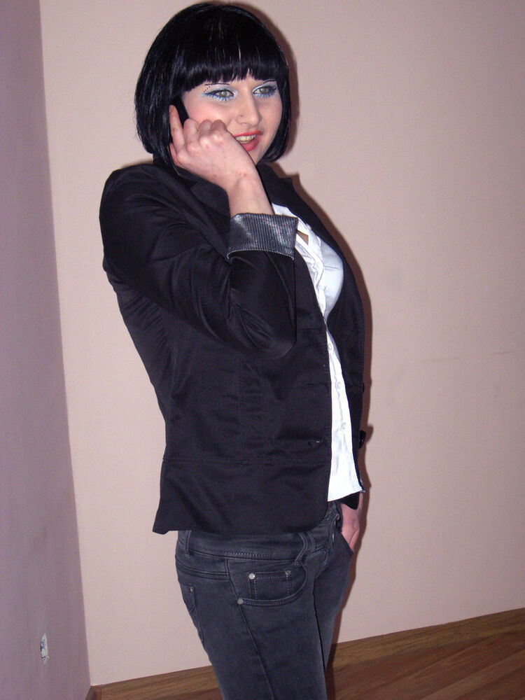 4128572  Iana, 34 ,    