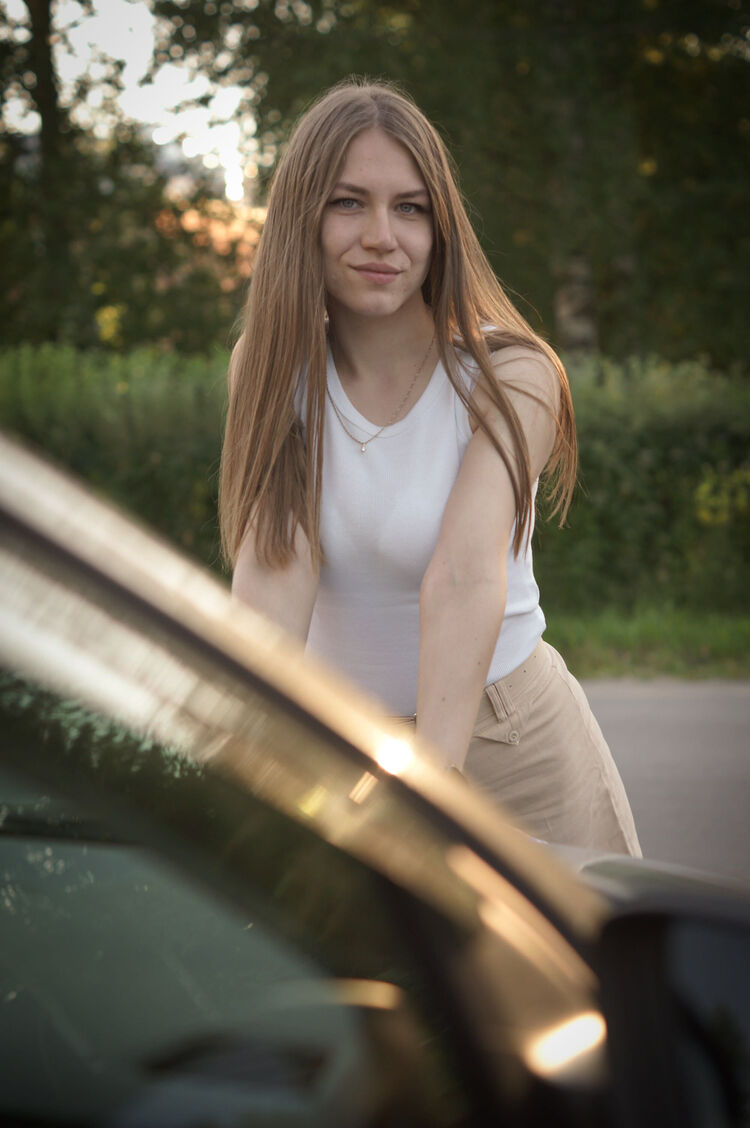  53351732  Yuliana, 29 ,    