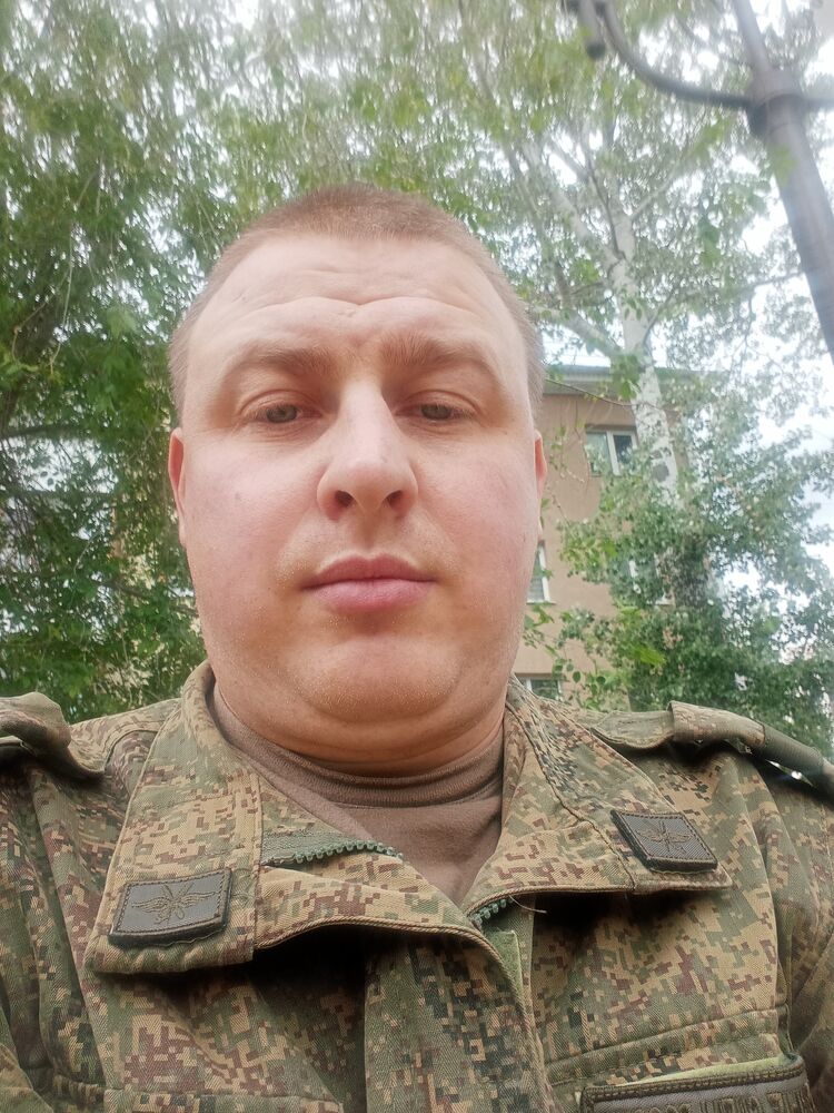  ,   Vlad, 33 ,   ,   