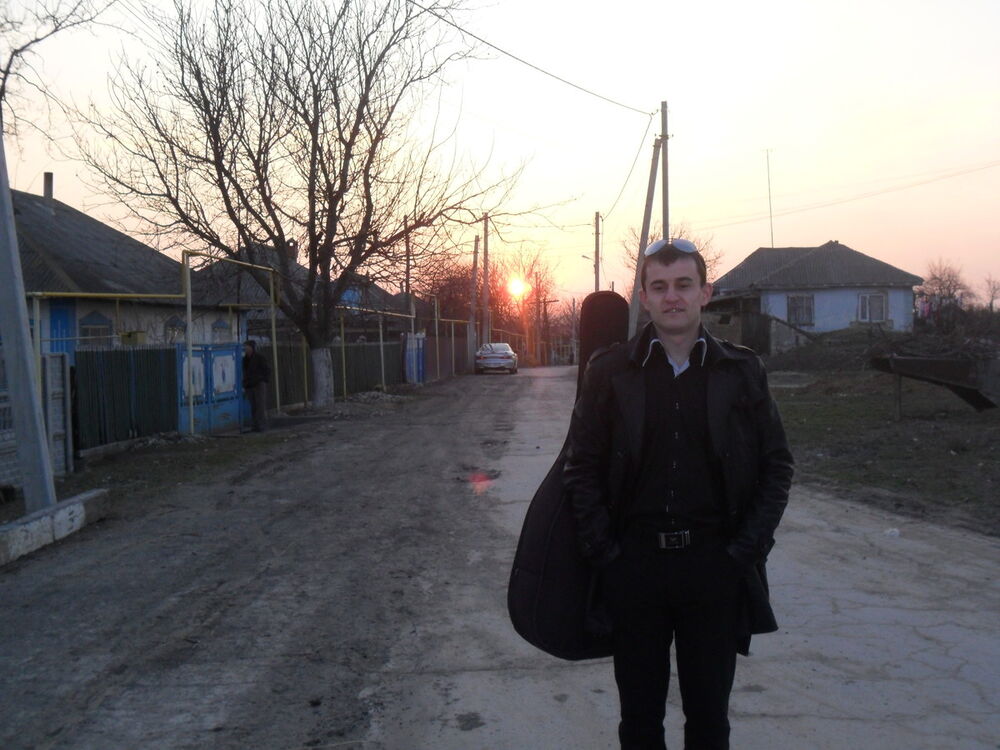  4336152  Mihai, 40 ,    