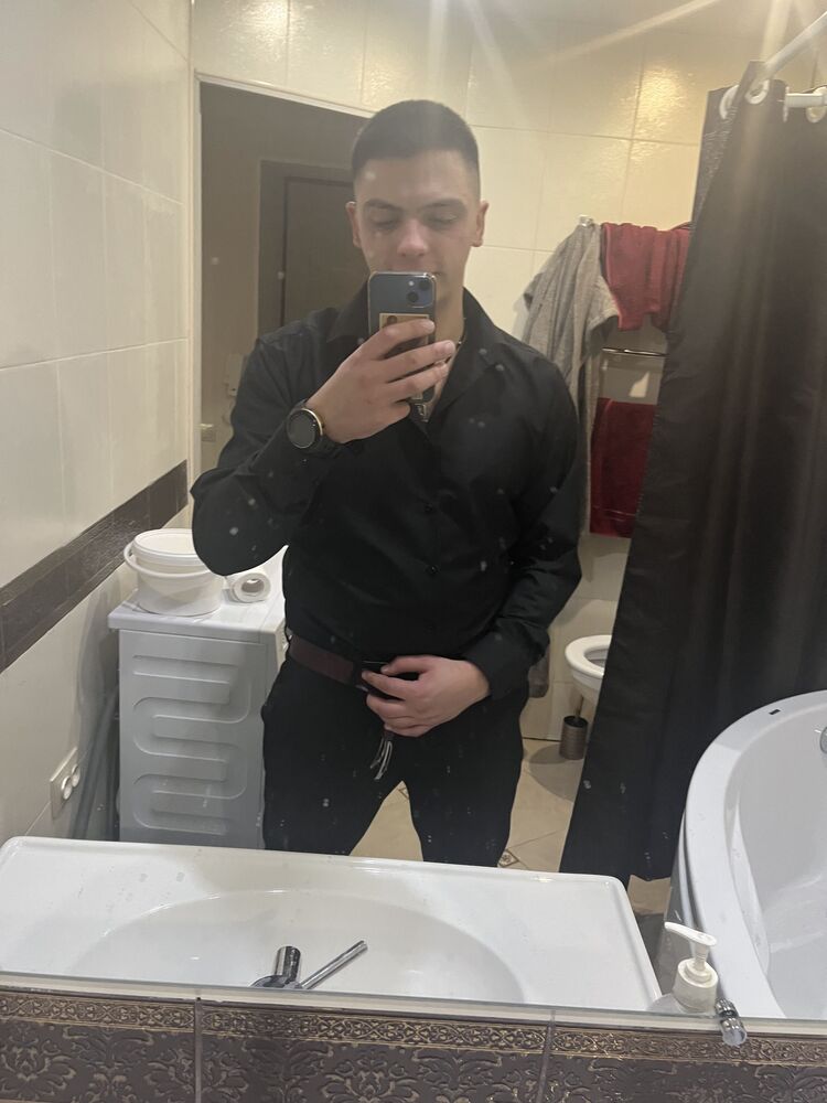  44170942  Kirill, 28 ,    