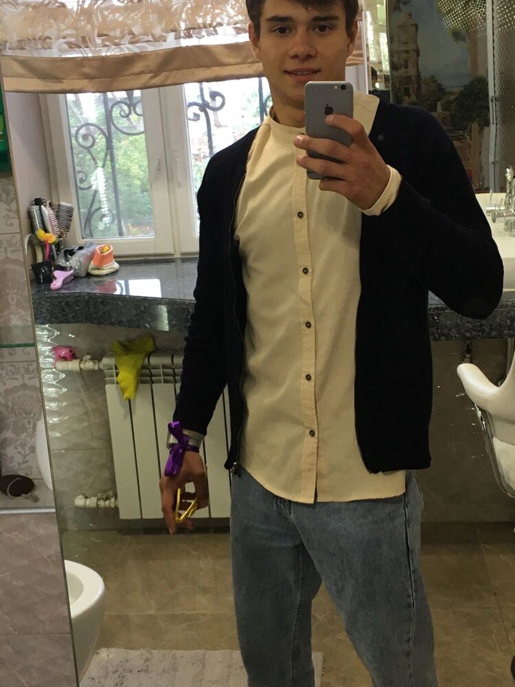  42263472  Vladimir, 21 ,    