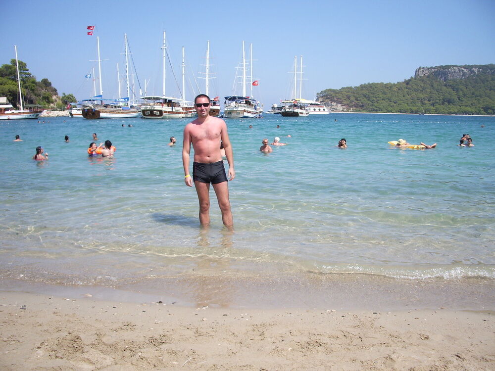  ,   Tornike, 35 ,   