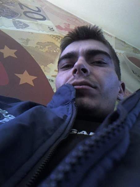  30046632  Radoslav, 42 ,    